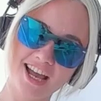 2b_ Desnuda