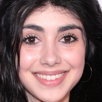 Alexa Mansour Desnuda