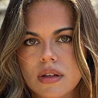 Alexis DeBello Desnuda