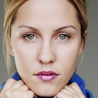 Anna Breuer Desnuda
