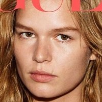 Anna Ewers Desnuda