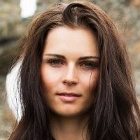 Anna Fenninger Desnuda