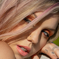 Ariel Atwood Desnuda