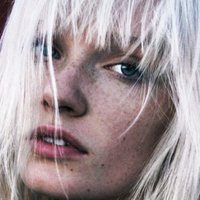 Ariel Beesley Desnuda