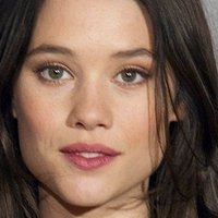 Astrid Bergès-Frisbey Desnuda