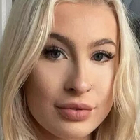 Astrid Wet Desnuda