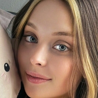 Asya Little Desnuda