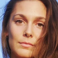 Auxane Micheneau Desnuda