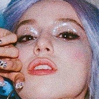 Ava Max Desnuda