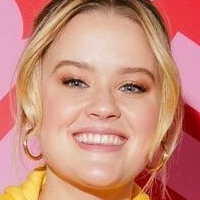 Ava Phillippe Desnuda