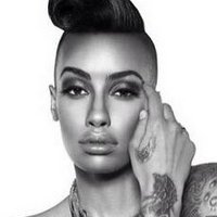 AzMarie Livingston Desnuda
