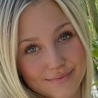Baylee Brush Desnuda