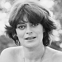 Bernice Stegers Desnuda