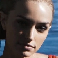 Brianne Howey Desnuda