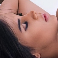 Bruna Butterfly Desnuda