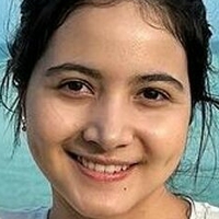 Bulan Sutena Desnuda