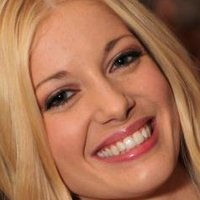 Charlotte Stokely Desnuda