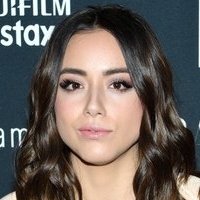 Chloe Bennet Desnuda