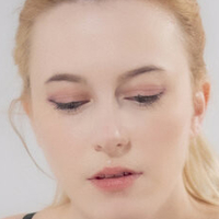 Claire Max Desnuda