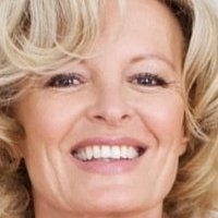 Claudia Neidig Desnuda