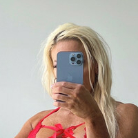 CoachLoni Desnuda