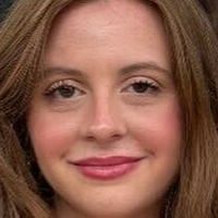 Cortlyn Russo Desnuda