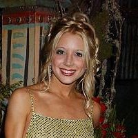 Courtney Peldon Desnuda