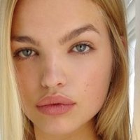 Daphne Groeneveld Desnuda