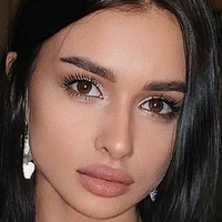 Dari Vladymyrova Desnuda