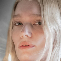 Dottirmodel Desnuda