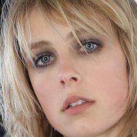 Edie Campbell Desnuda