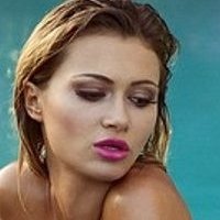 Ela Rose Desnuda