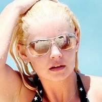 Elisha Cuthbert Desnuda