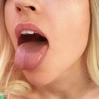 Ella Petite Desnuda