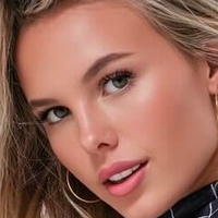 Ellie Blue Desnuda