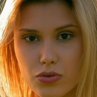 Emily Sun Desnuda