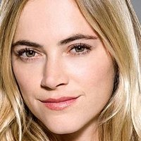 Emily Wickersham Desnuda