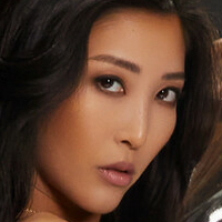 Emiri Momata Desnuda