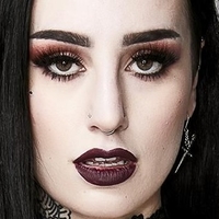 Emma Vauxdevil Desnuda