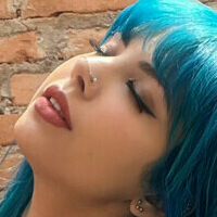 flahsuicide Desnuda