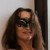 Frivolous Pixie Desnuda