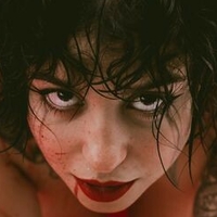 Geni Lascif Desnuda