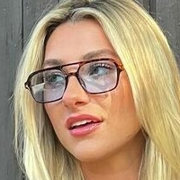 Hannah CookBarstool Desnuda