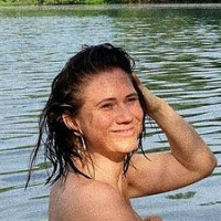 Hat wer was von Louisa dellert? Desnuda