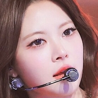 Hong Eunchae 홍은채 | LESSERAFIM Desnuda