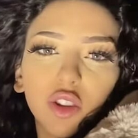 Houda Sanchez Desnuda