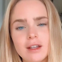 Inna Moll Desnuda
