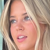 Iza Leslie Desnuda