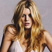 Jayne Moore Desnuda