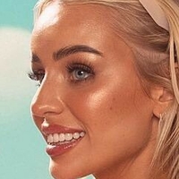 Julia Cavanagh Desnuda